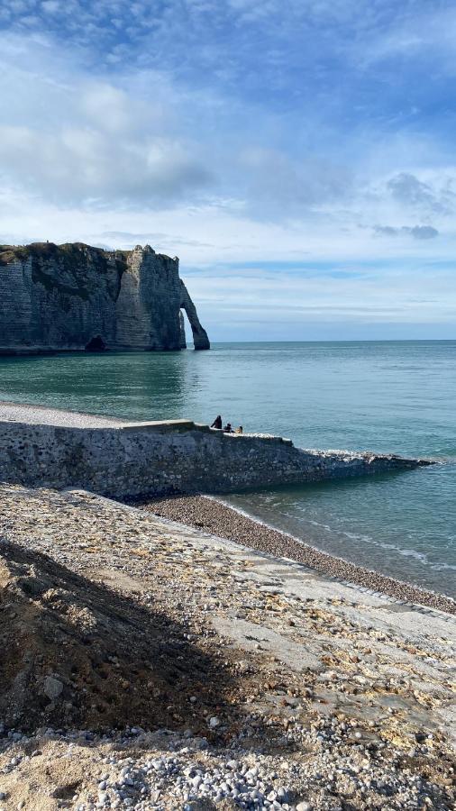 Maison familiale de ville à Étretat Esterno foto