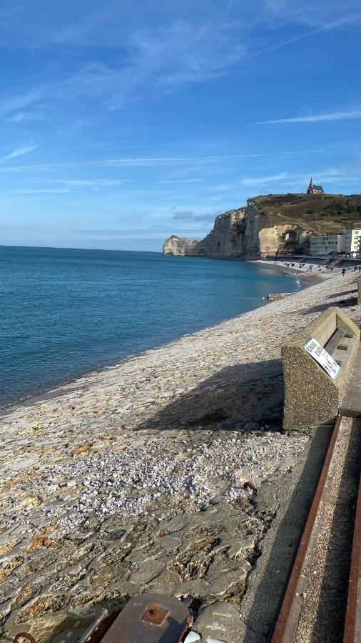 Maison familiale de ville à Étretat Esterno foto